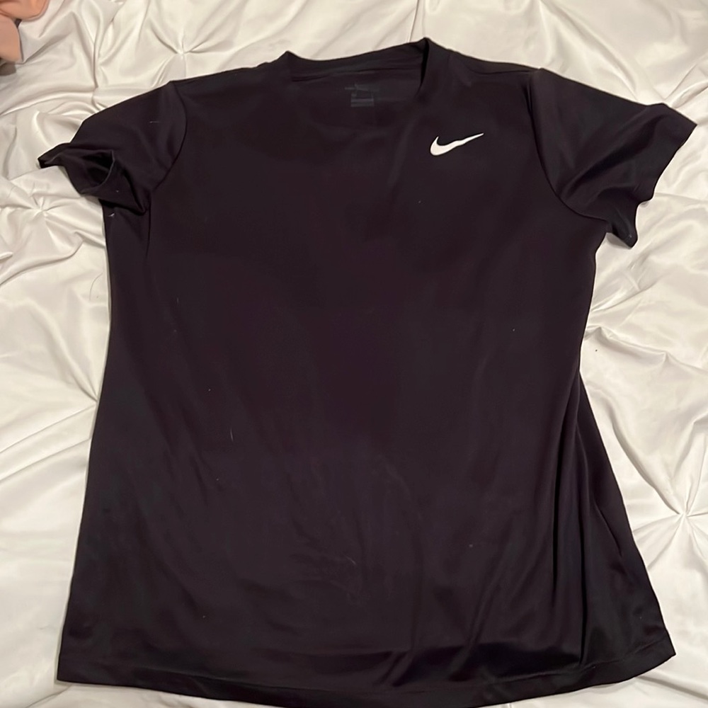 Nike women’s medium dri-fit tee